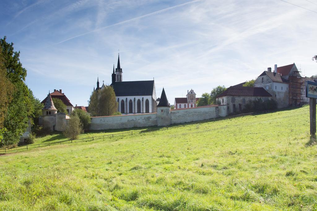 Ubytovna Pod Hrazi Vyšší Brod Exterior foto